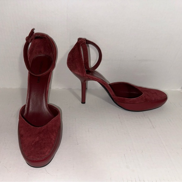 Newport News Suede Heels - Picture 1 of 3